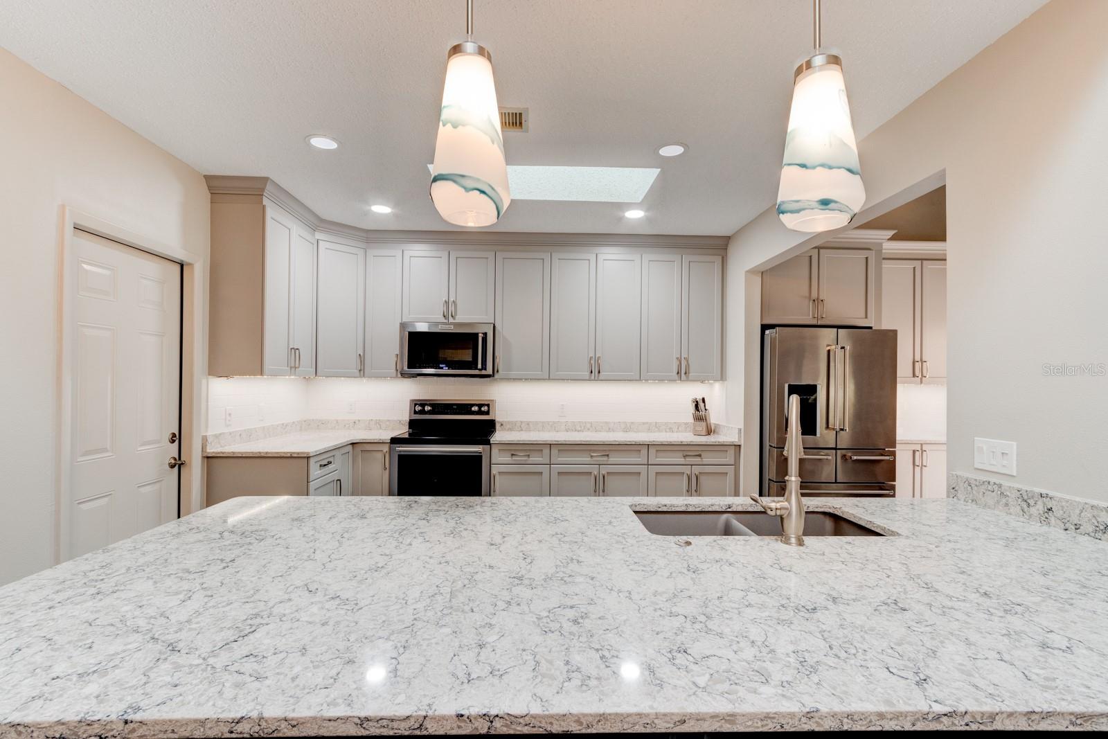 Image 4 of 40 For 1903 Sprucewood Way