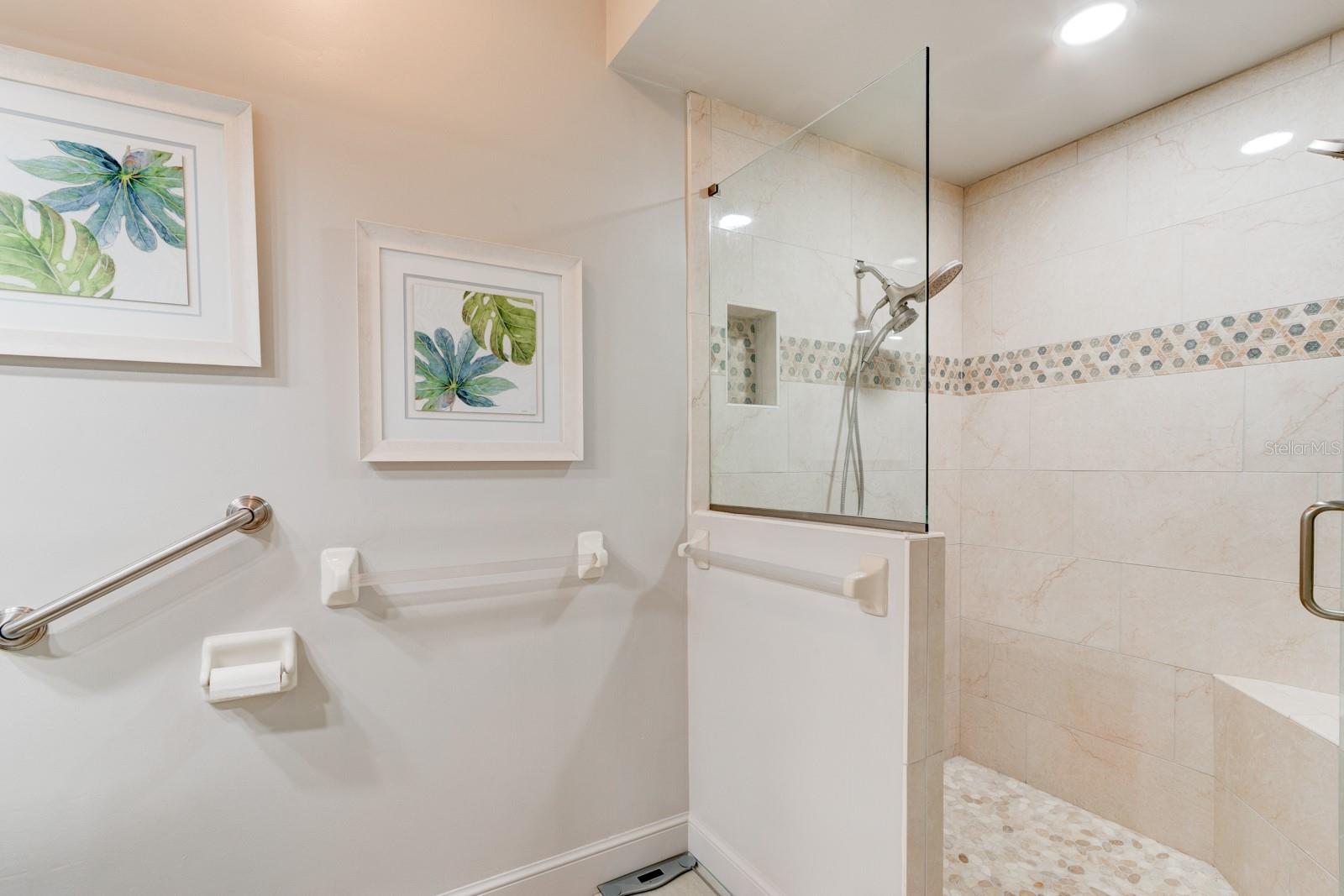 Image 7 of 40 For 1903 Sprucewood Way