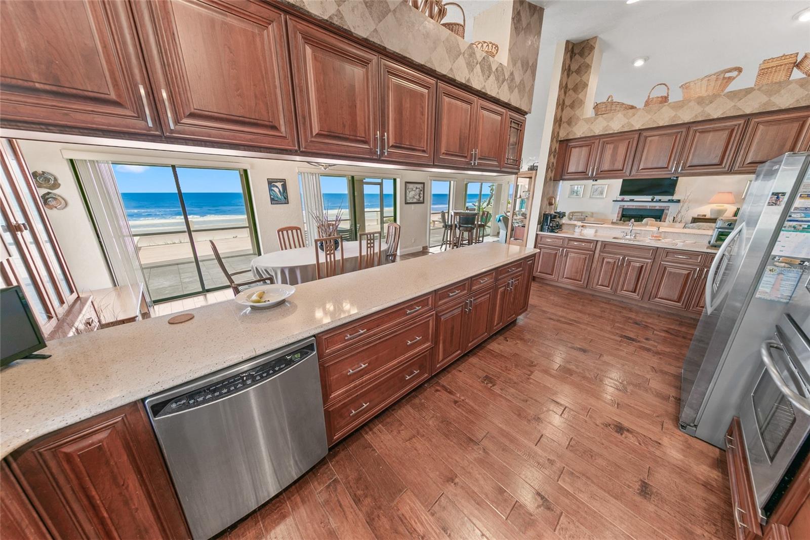 Image 14 of 61 For 4323 Atlantic Avenue