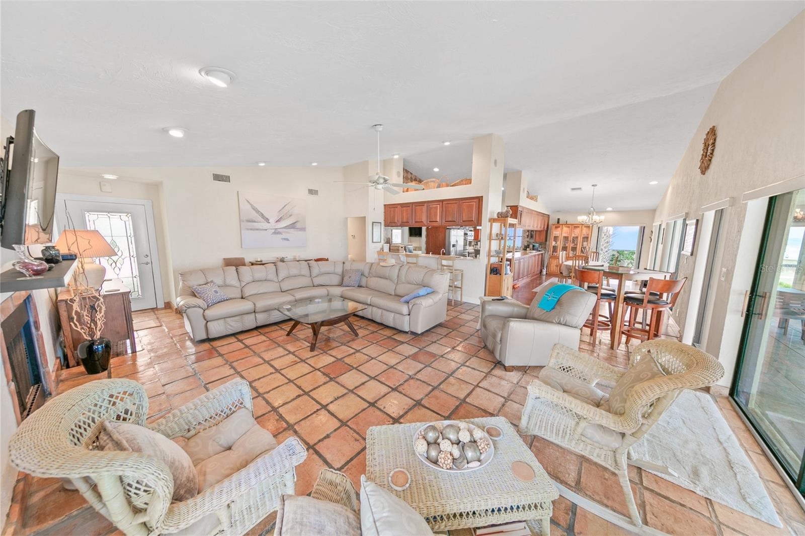 Image 16 of 61 For 4323 Atlantic Avenue
