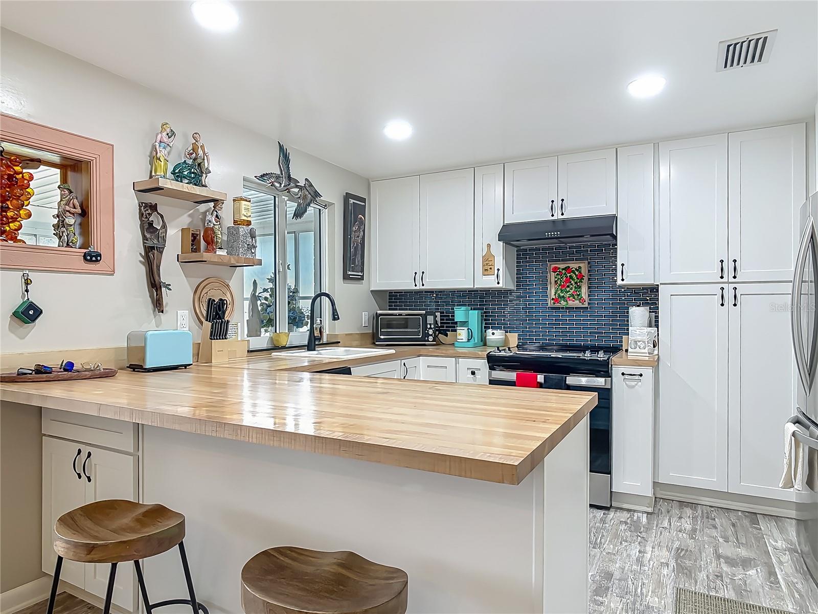 Image 17 of 54 For 805 15th Avenue