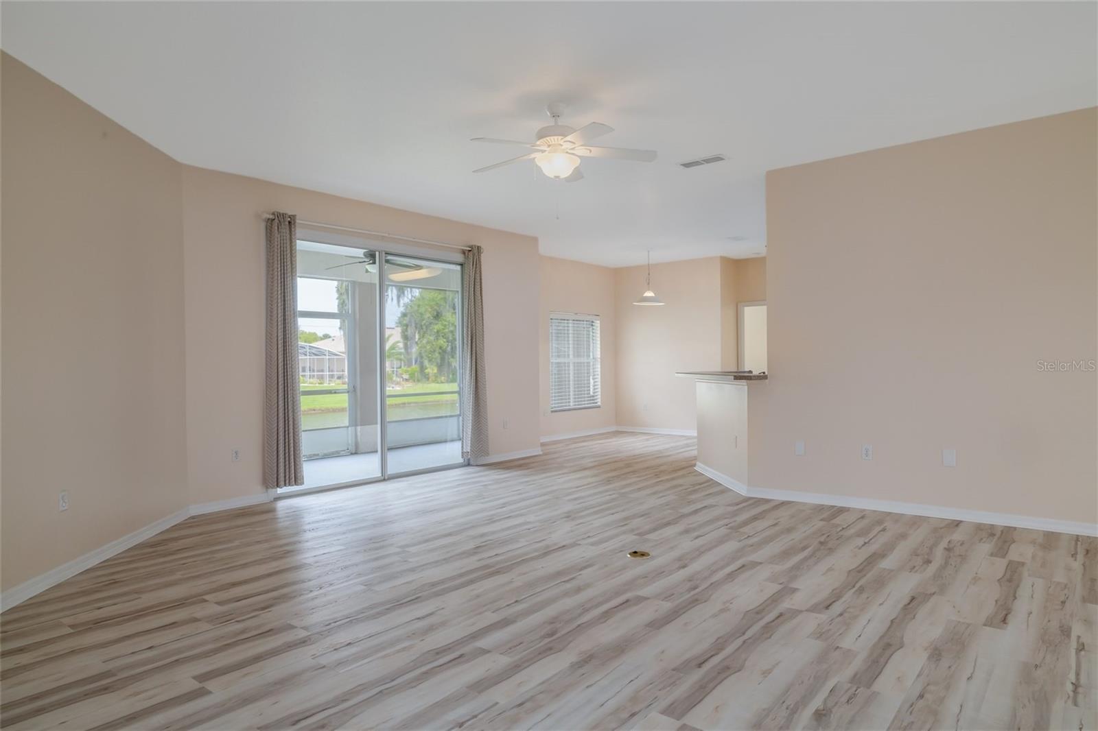 Image 18 of 43 For 404 Central Mariners Drive