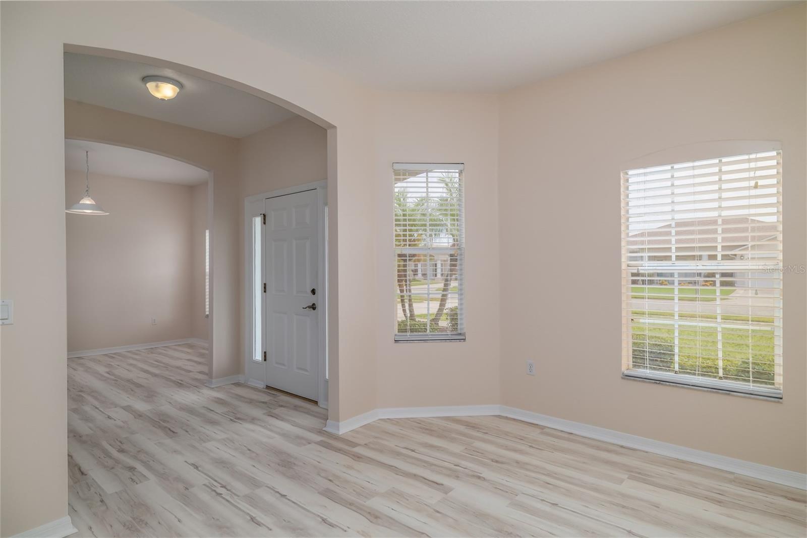 Image 22 of 43 For 404 Central Mariners Drive