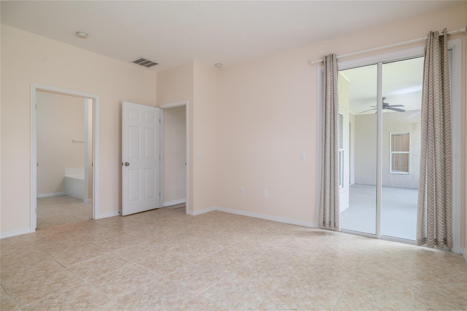 Image 30 of 43 For 404 Central Mariners Drive