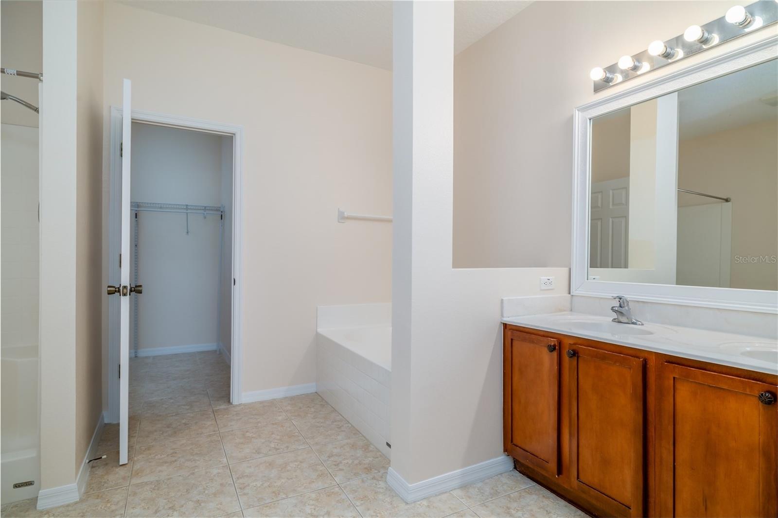 Image 31 of 43 For 404 Central Mariners Drive