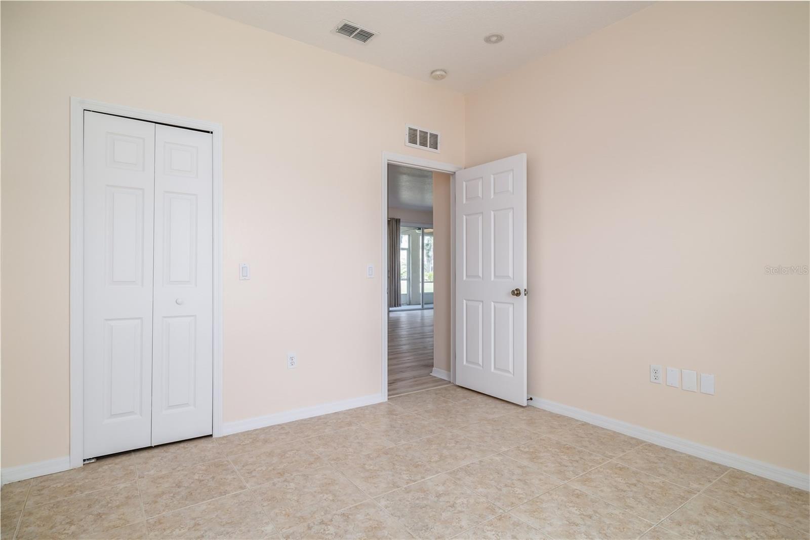 Image 34 of 43 For 404 Central Mariners Drive