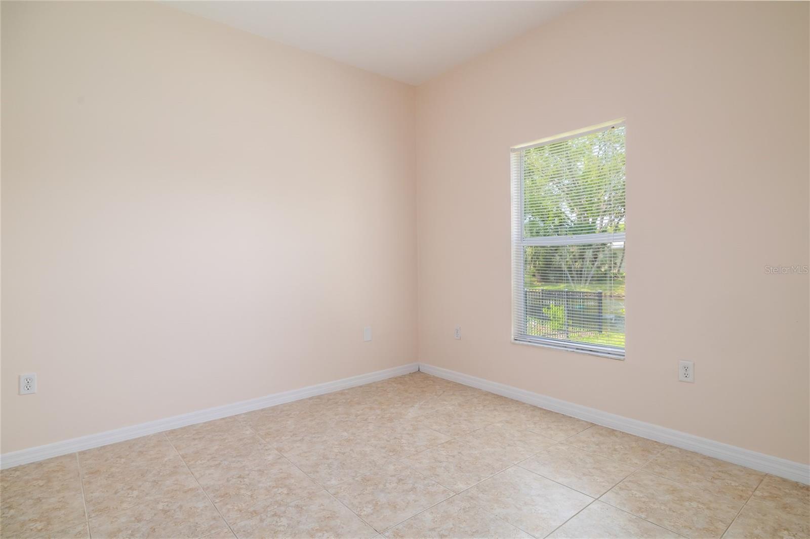 Image 36 of 43 For 404 Central Mariners Drive