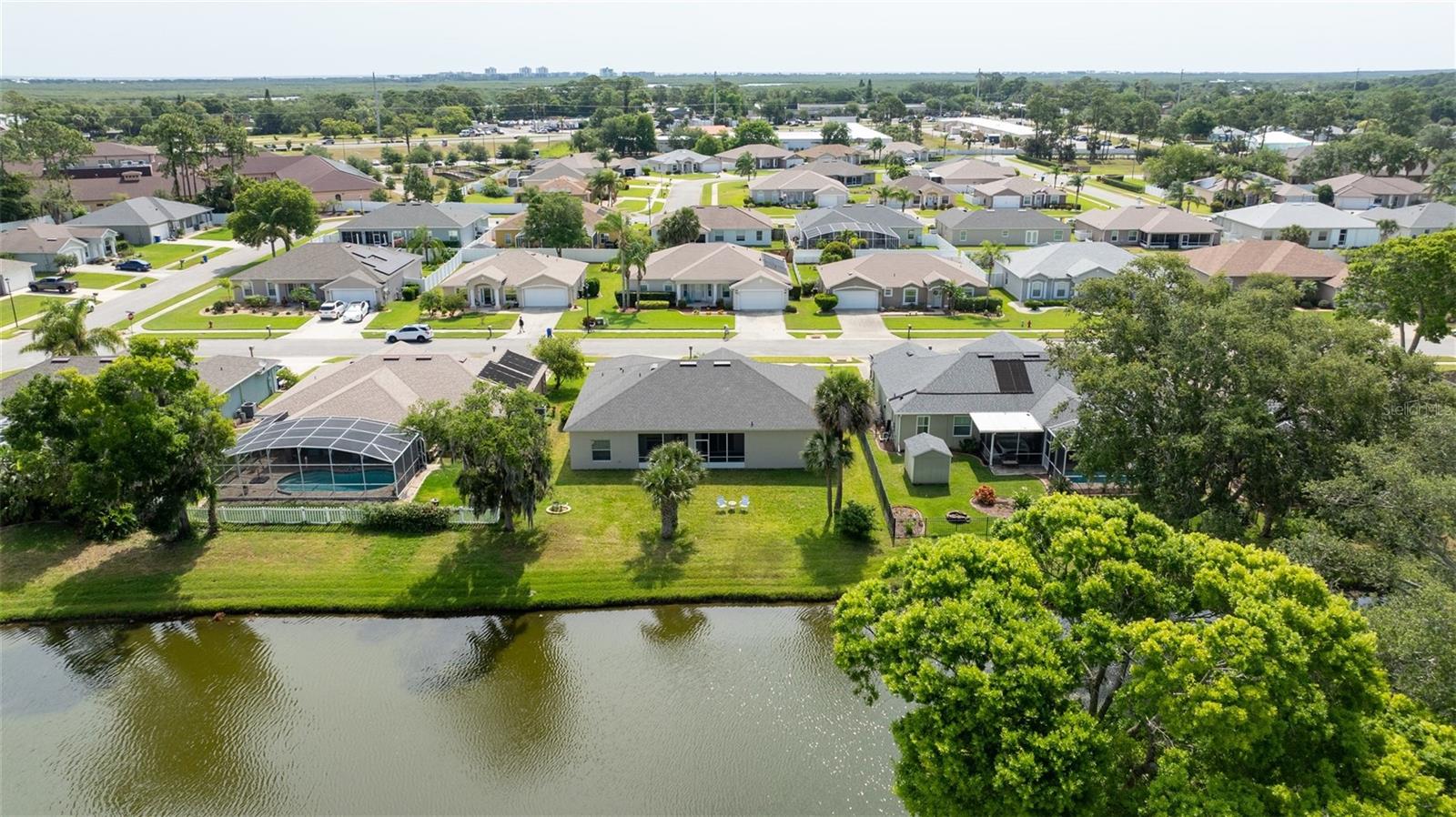 Image 4 of 43 For 404 Central Mariners Drive