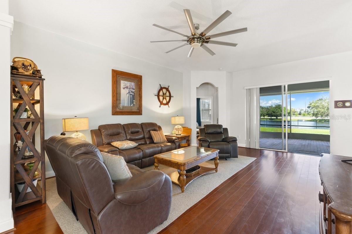 Image 16 of 44 For 637 Marisol Drive