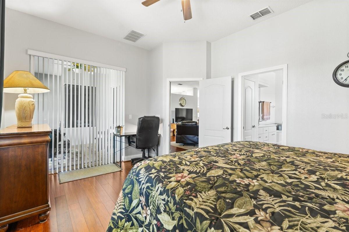 Image 19 of 44 For 637 Marisol Drive