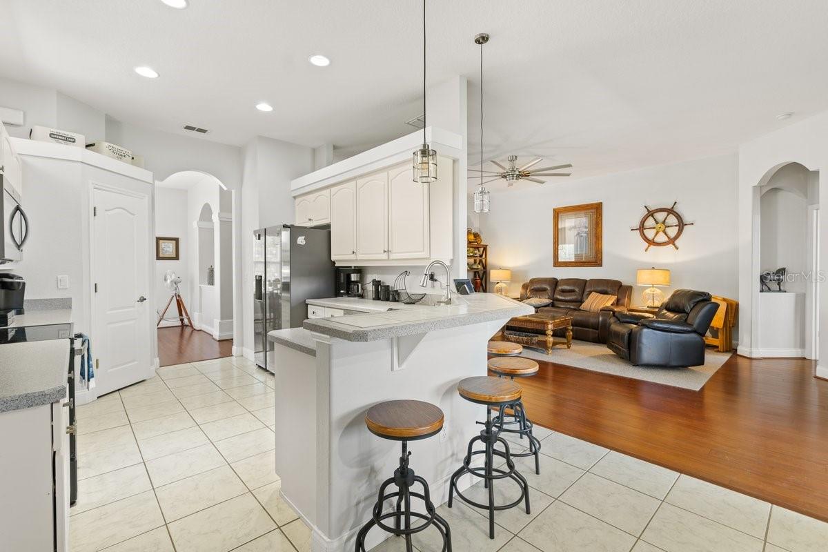 Image 28 of 44 For 637 Marisol Drive