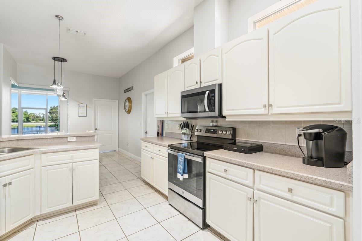 Image 31 of 44 For 637 Marisol Drive