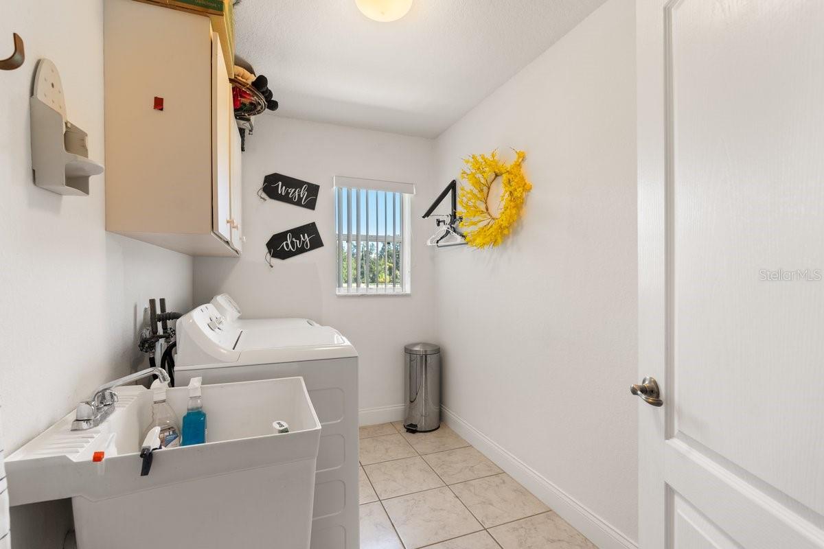 Image 33 of 44 For 637 Marisol Drive