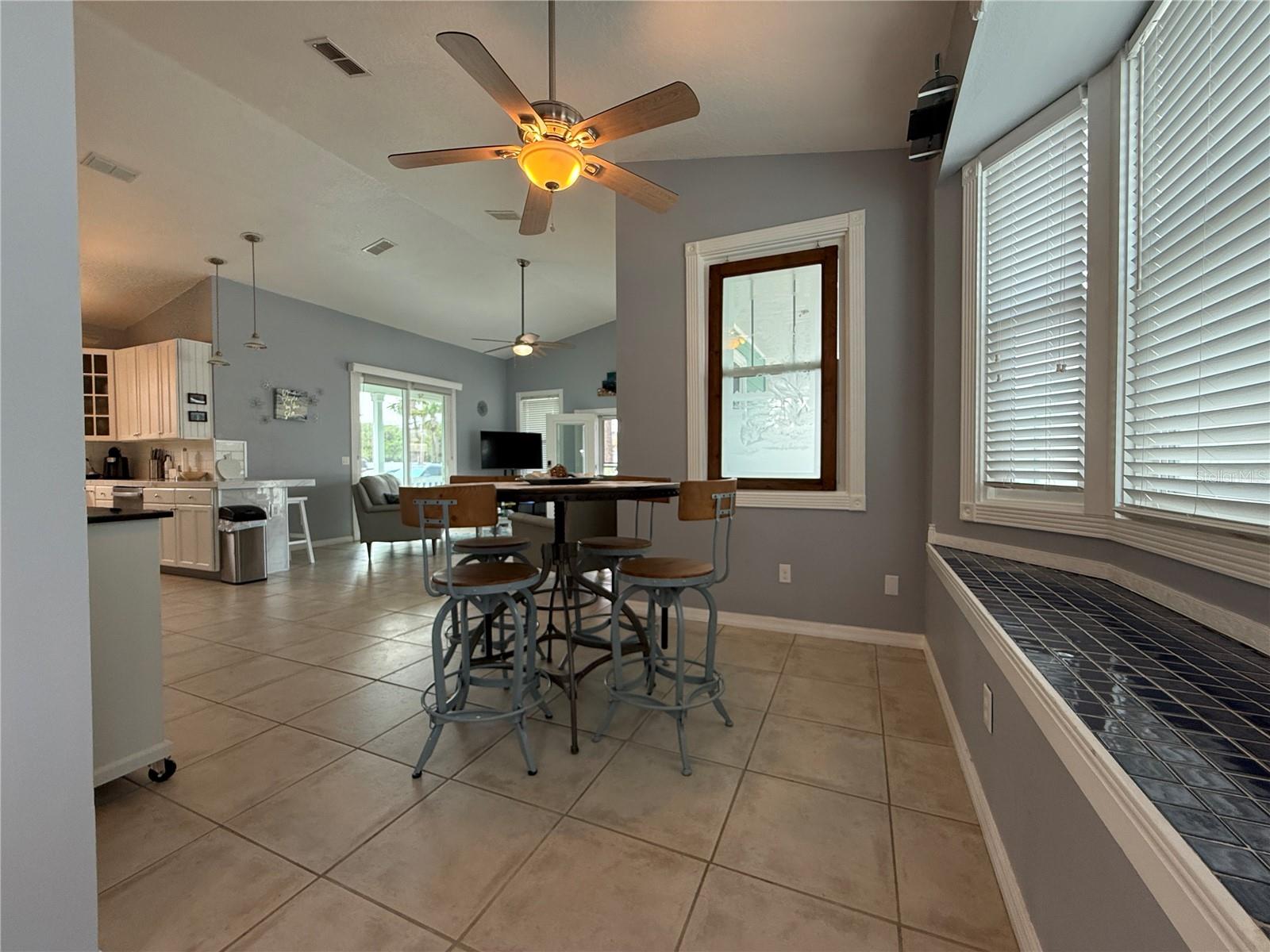 Image 3 of 33 For 415 Jessamine Avenue