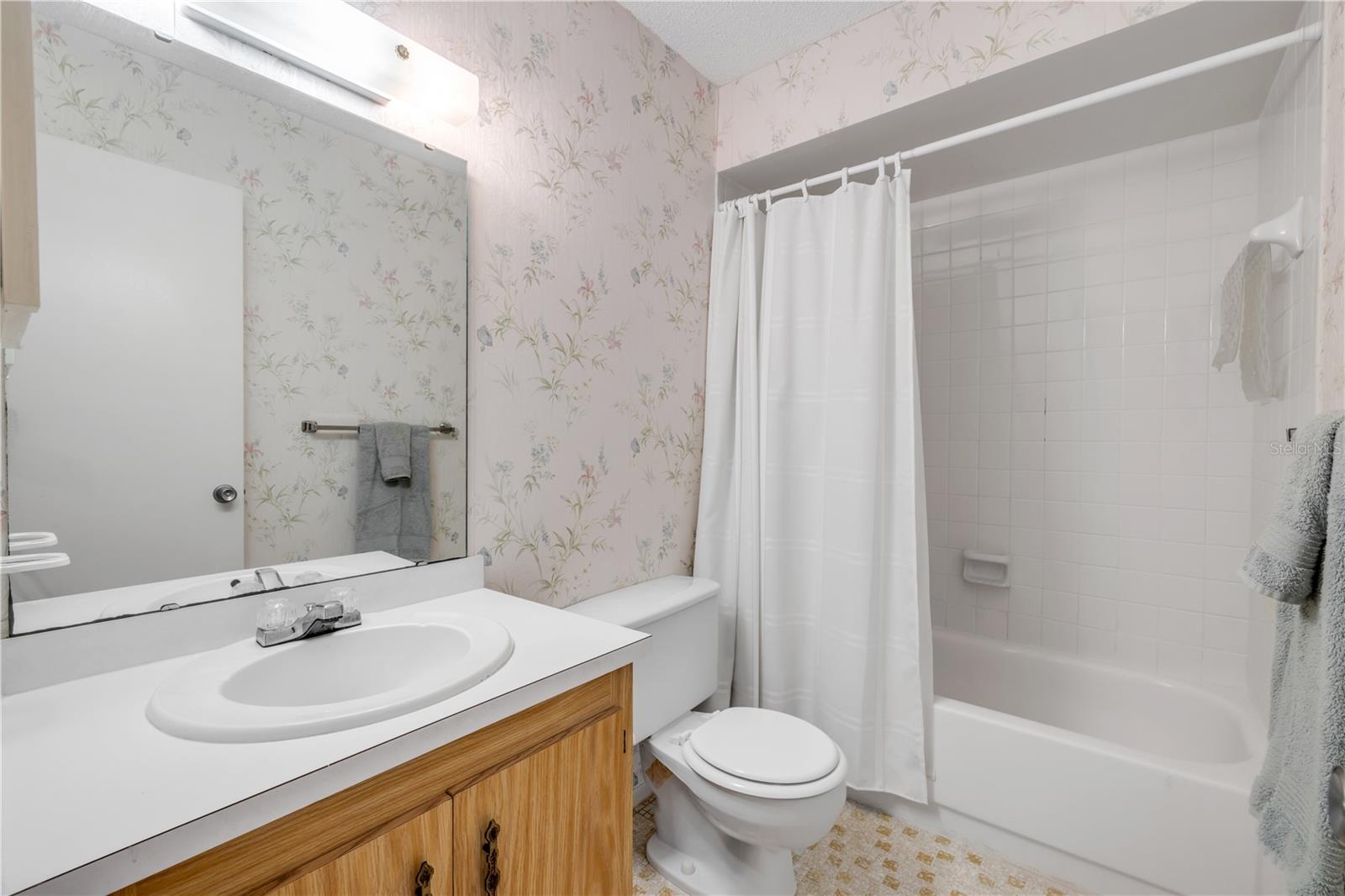 Image 15 of 25 For 257 Club House Boulevard