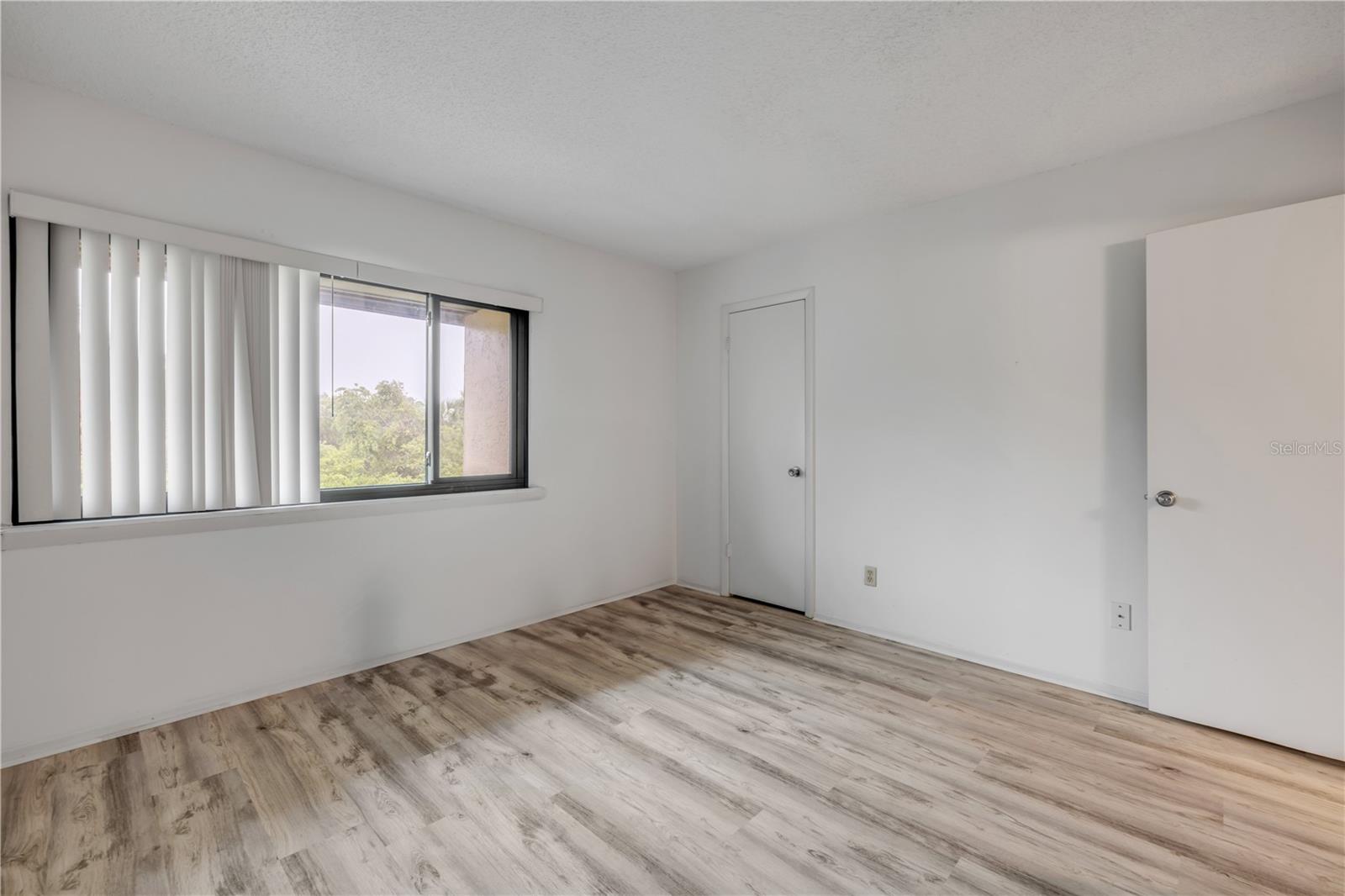 Image 19 of 25 For 257 Club House Boulevard