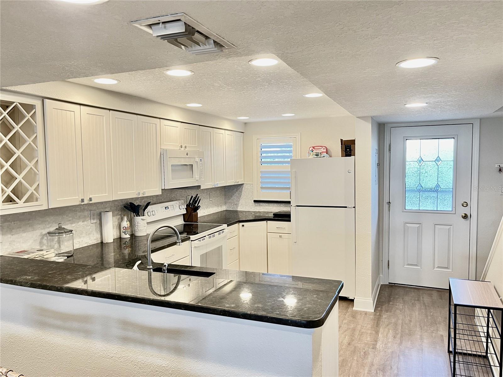 Image 8 of 45 For 2100 Peninsula Avenue 2160
