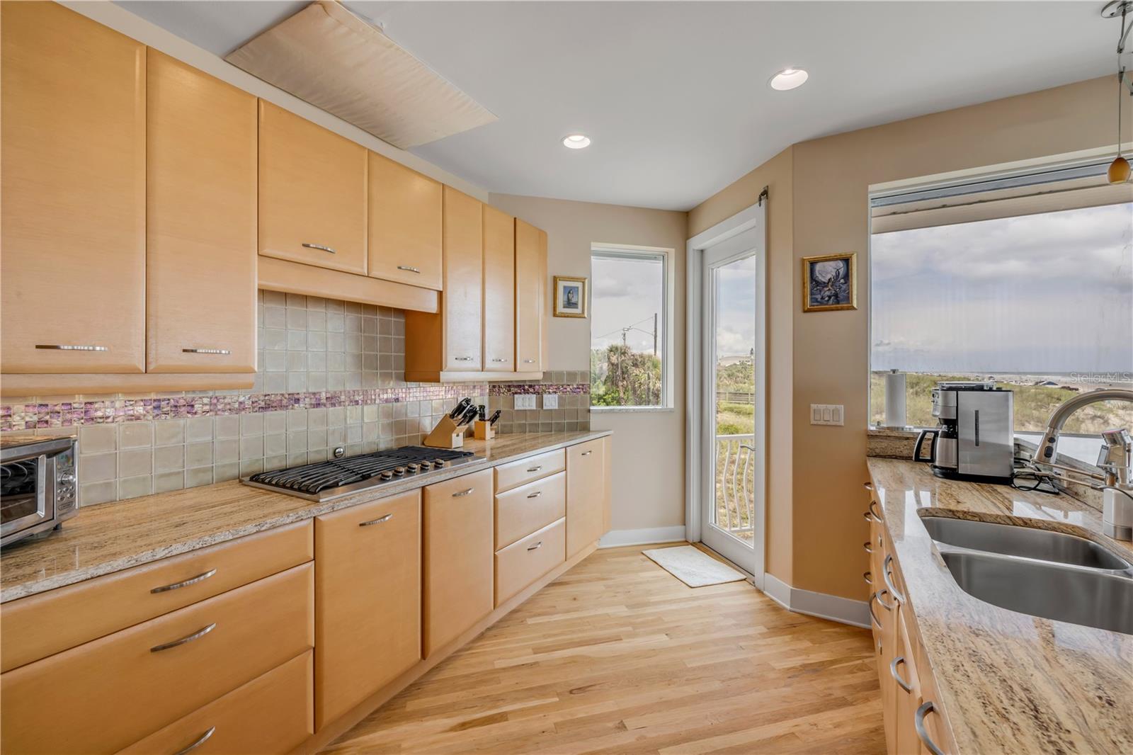 Image 16 of 89 For 951 Atlantic Avenue