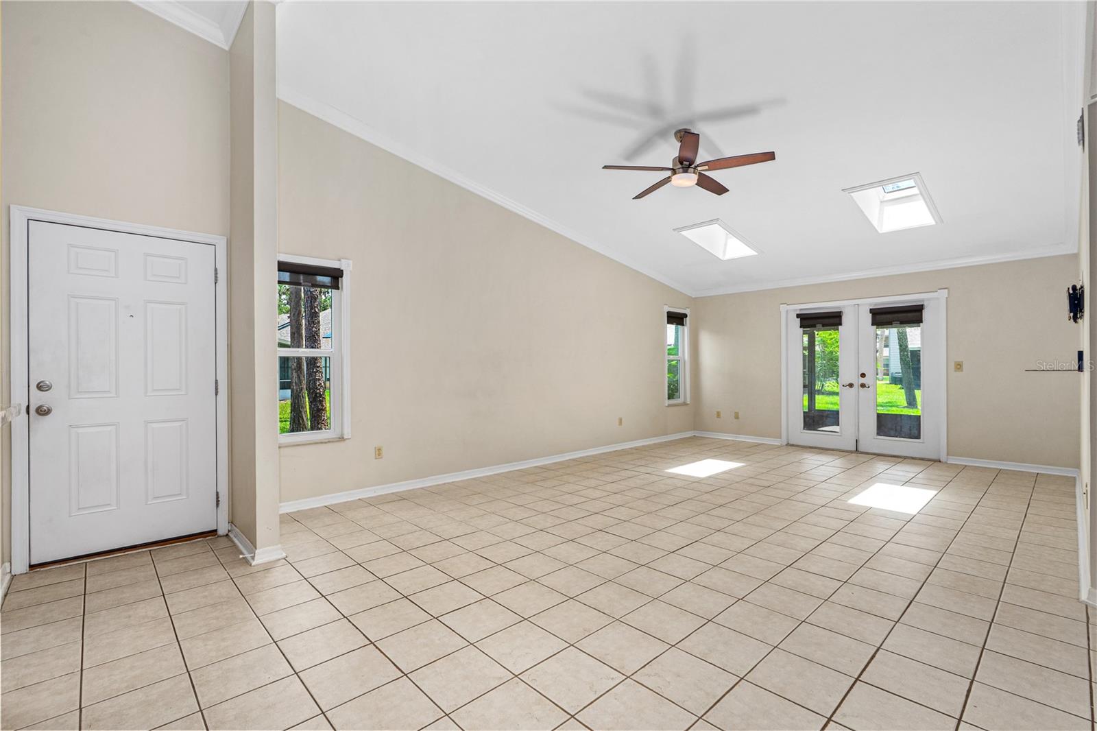 Image 13 of 47 For 115 Bob White Court