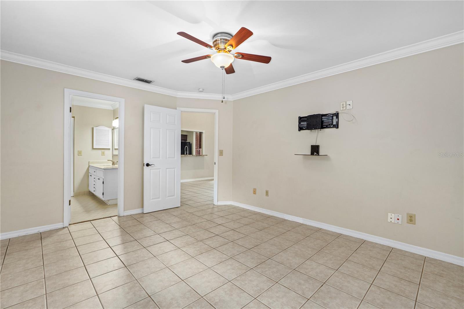 Image 22 of 47 For 115 Bob White Court