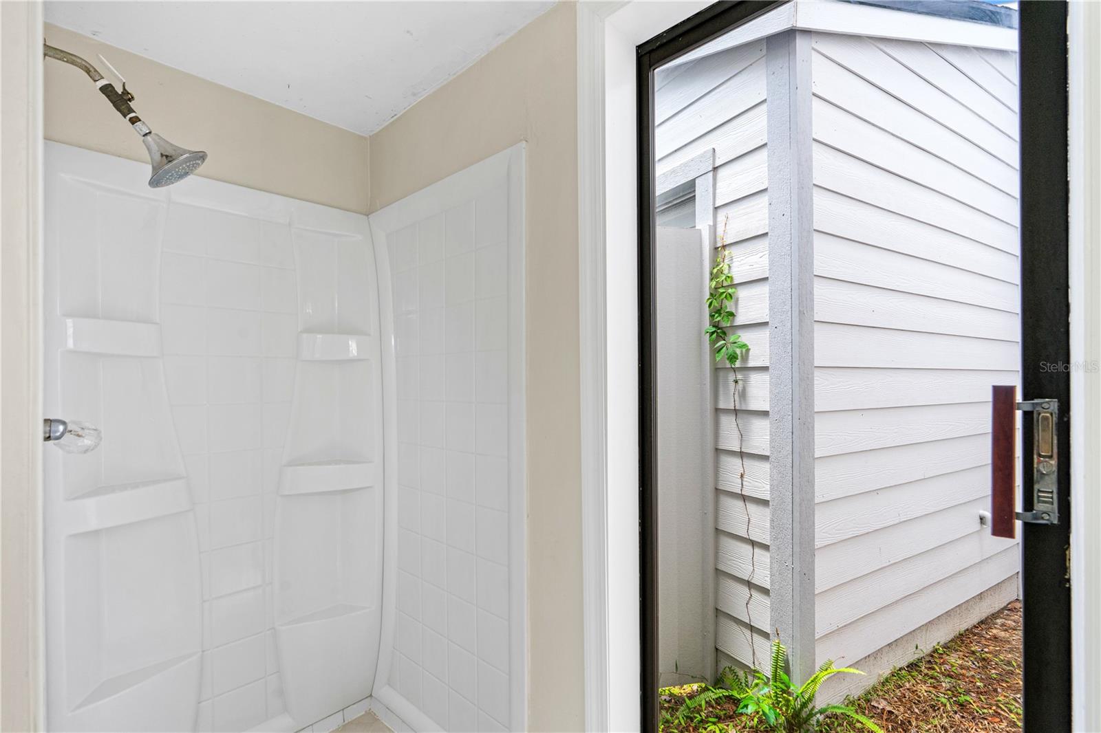 Image 25 of 47 For 115 Bob White Court