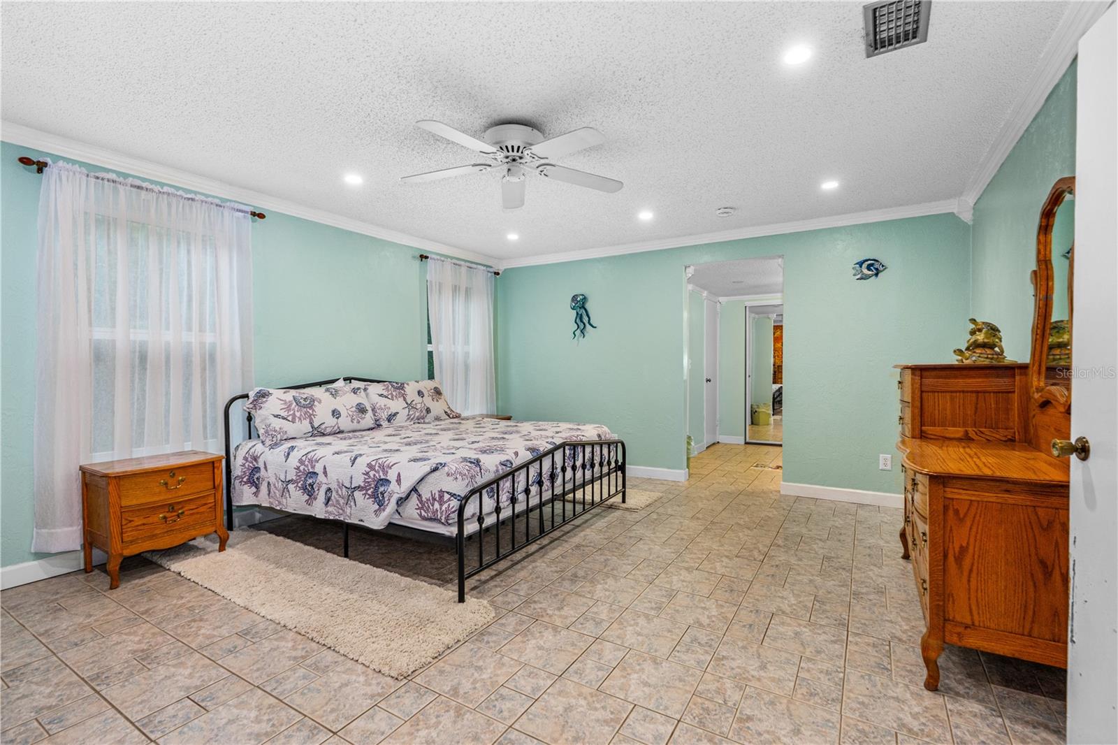 Image 19 of 52 For 1786 Taylor Road