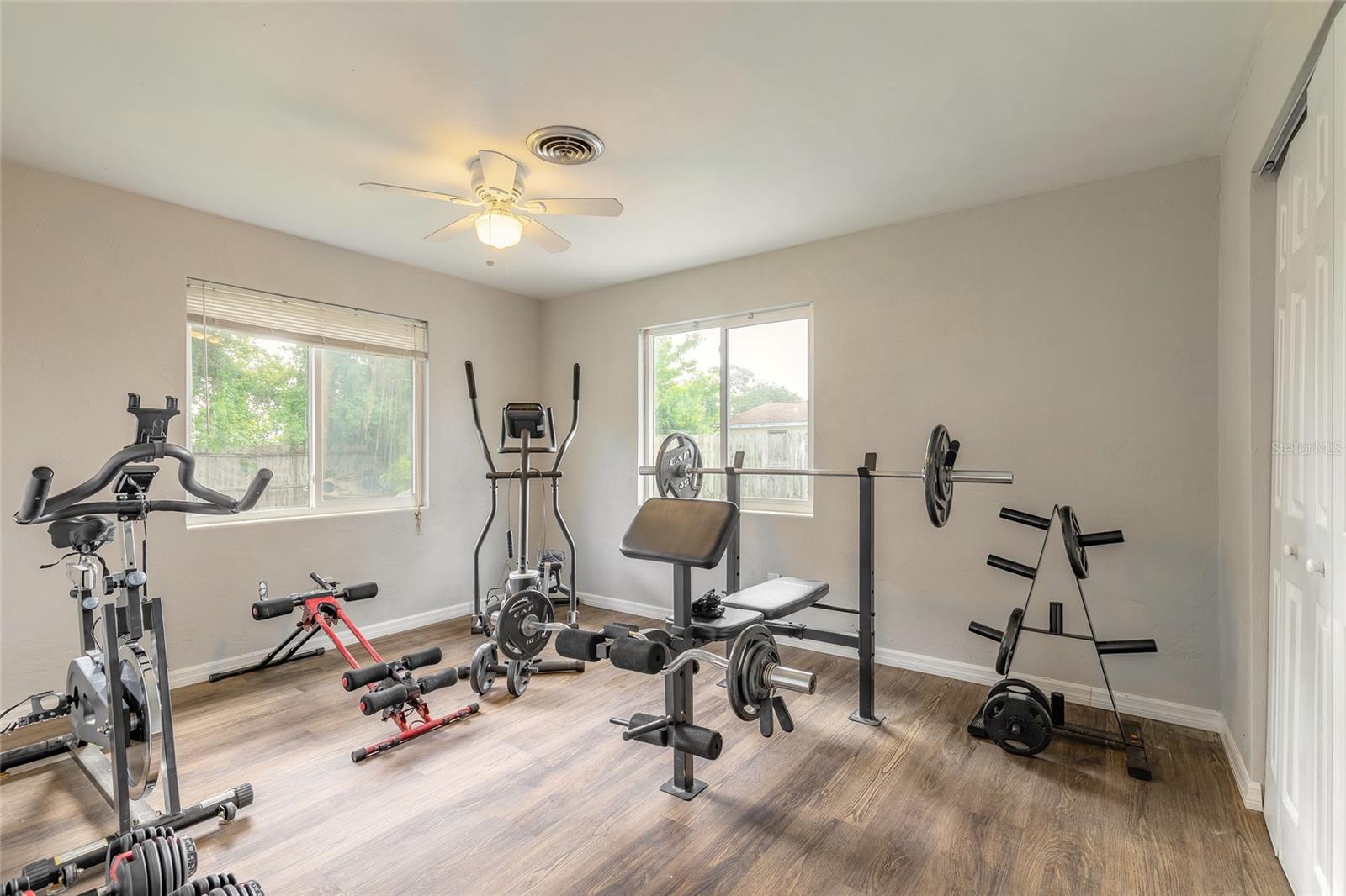 Image 11 of 20 For 306 Jefferson Avenue