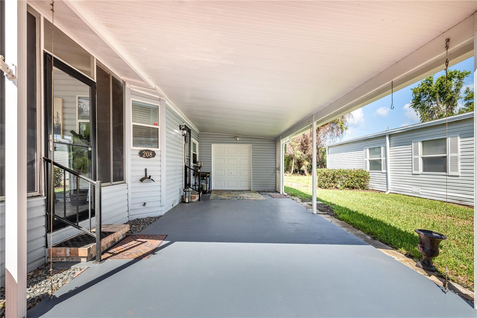 Image 4 of 32 For 208 Schooner Avenue