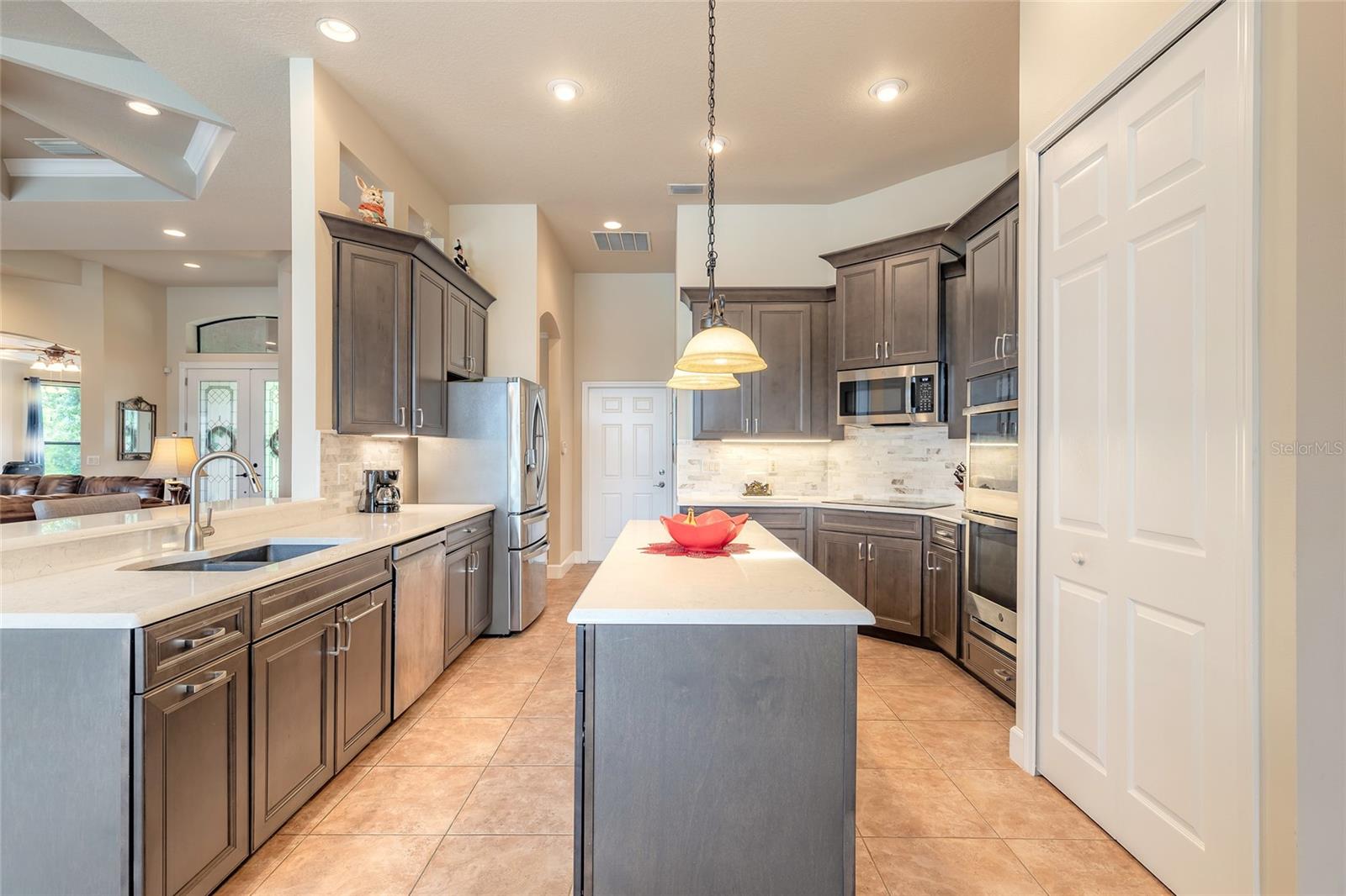 Image 4 of 79 For 1734 Covendale Lane