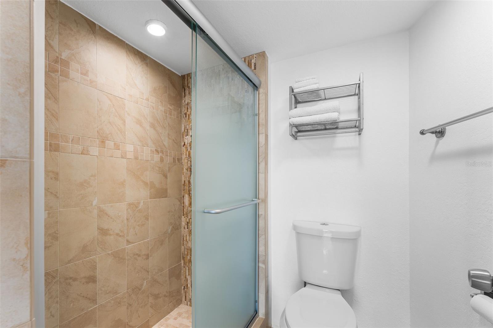 Image 17 of 36 For 2625 Atlantic Avenue 18nw