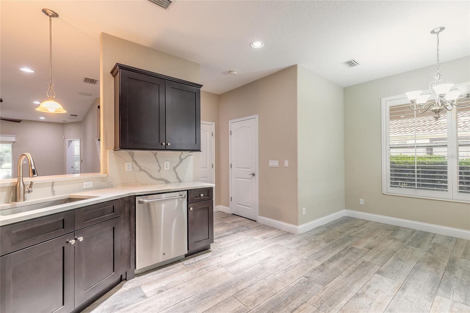 Image 7 of 75 For 254 Cappella Court