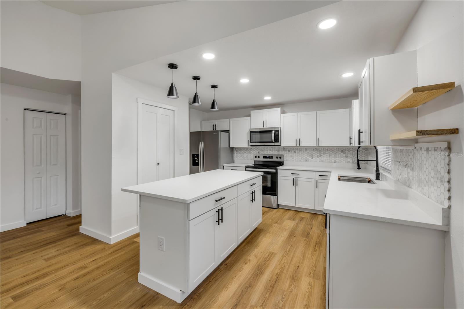 Image 11 of 37 For 2822 Brookline Avenue
