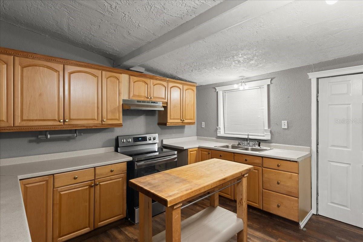 Image 11 of 35 For 1718 Maryland Avenue