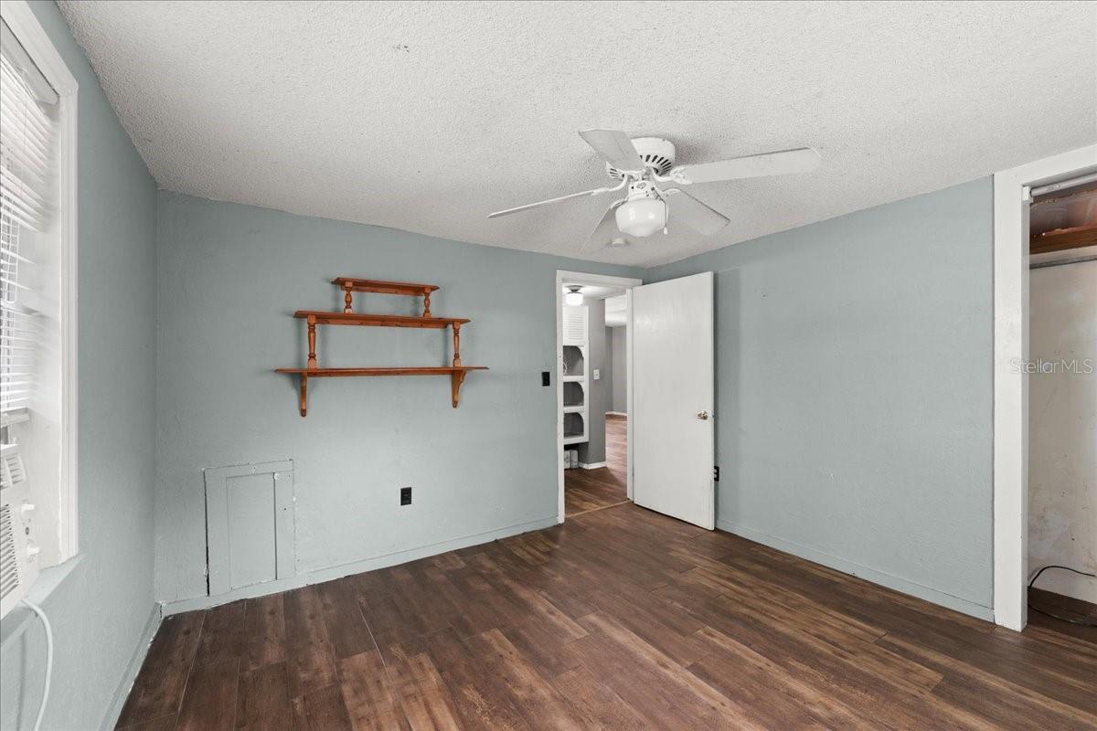 Image 16 of 35 For 1718 Maryland Avenue