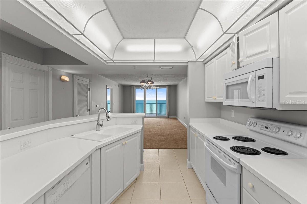 Image 11 of 30 For 3425 Atlantic Avenue 902
