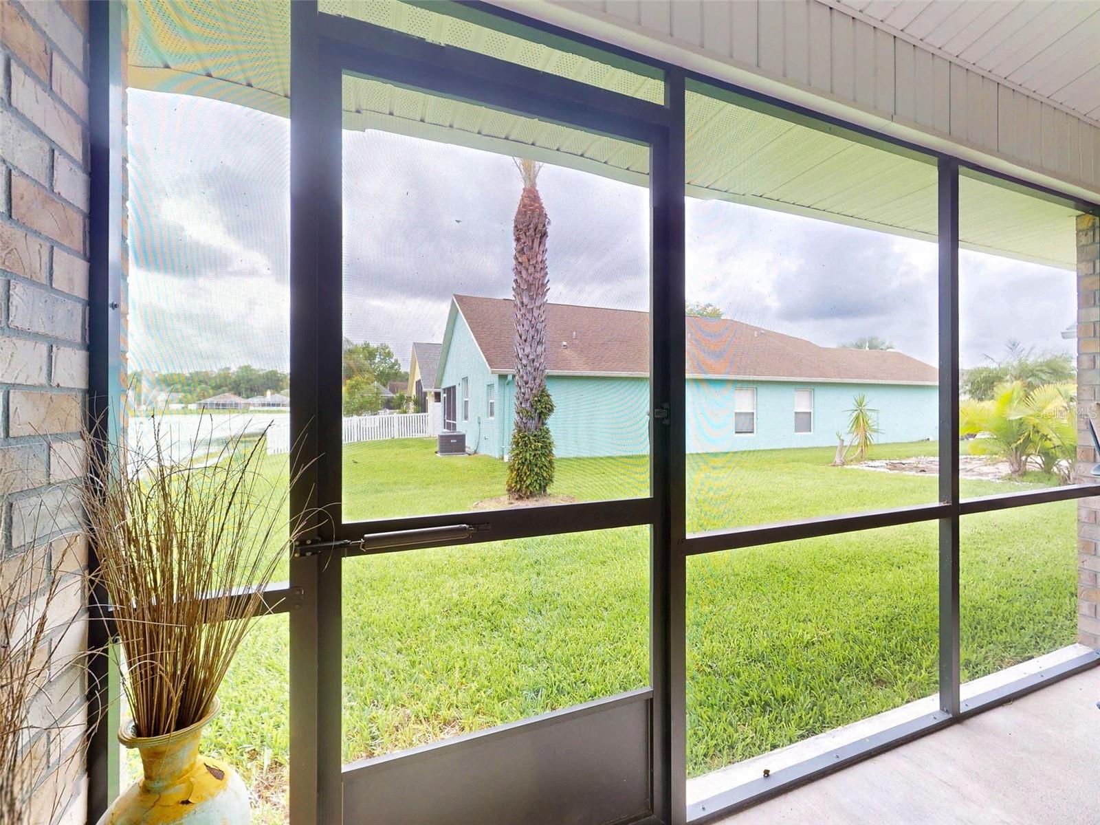 Image 25 of 35 For 535 Coral Trace Boulevard