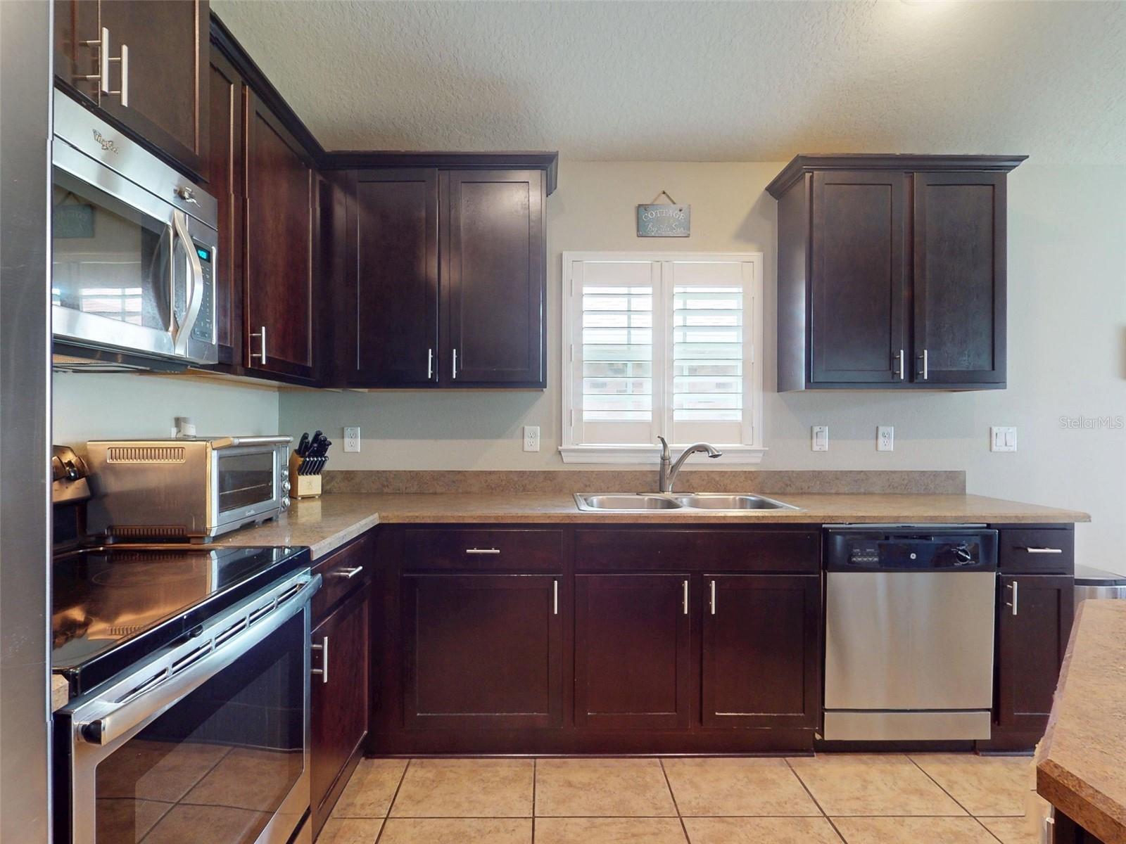 Image 6 of 35 For 535 Coral Trace Boulevard