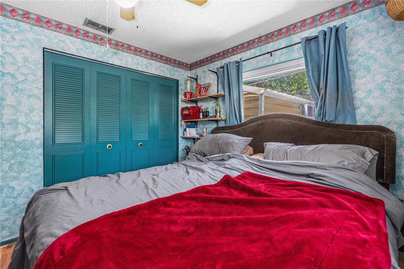 Image 12 of 31 For 428 Perdita Avenue