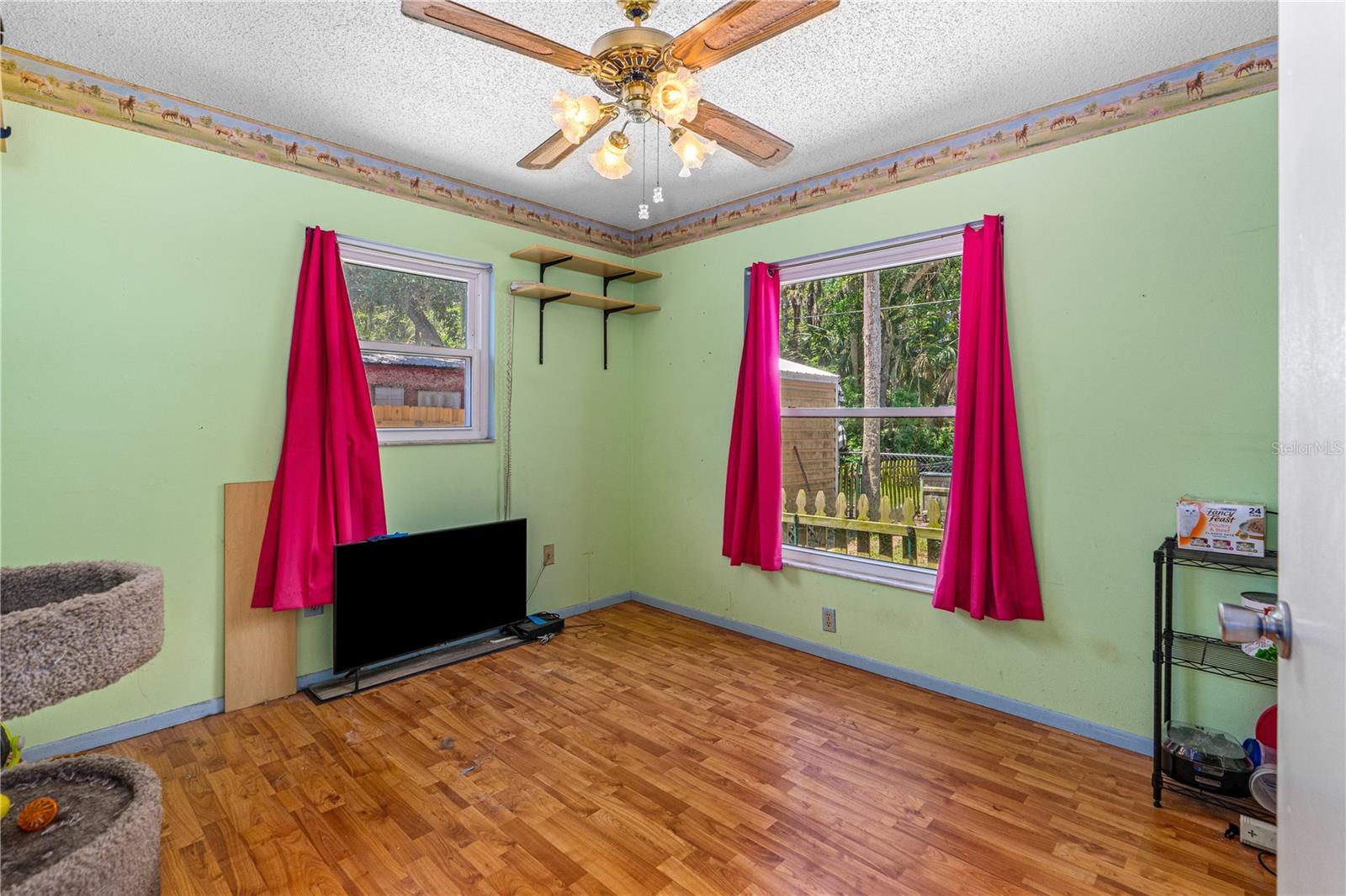 Image 13 of 31 For 428 Perdita Avenue