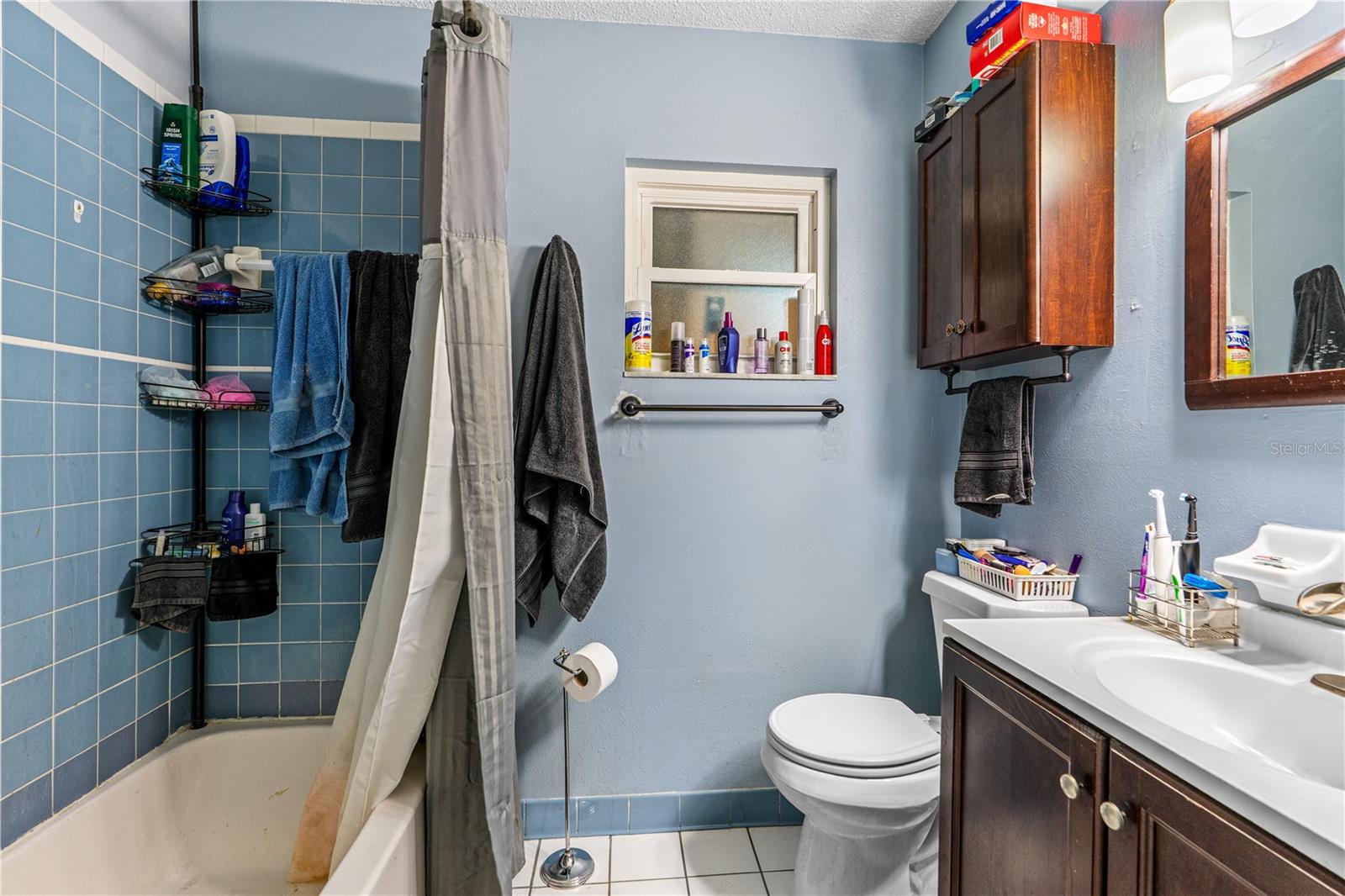 Image 17 of 31 For 428 Perdita Avenue
