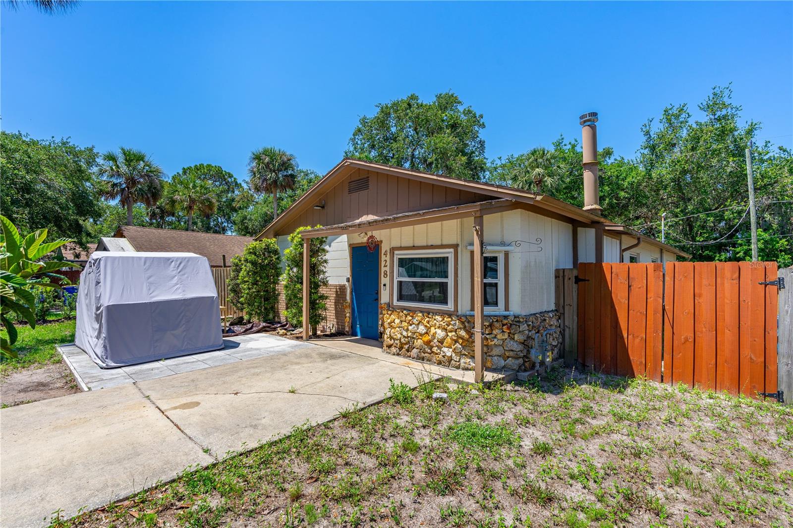 Image 2 of 31 For 428 Perdita Avenue