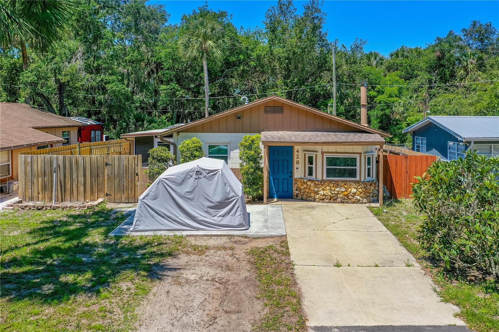 Image 21 of 31 For 428 Perdita Avenue