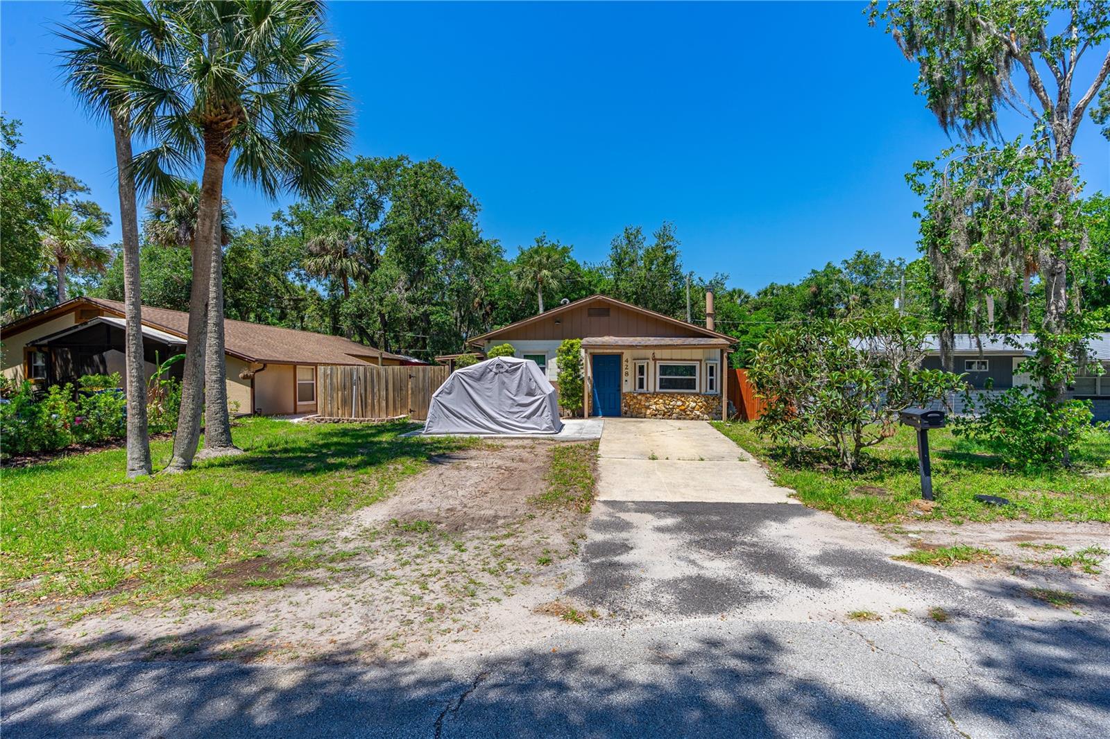 Image 22 of 31 For 428 Perdita Avenue