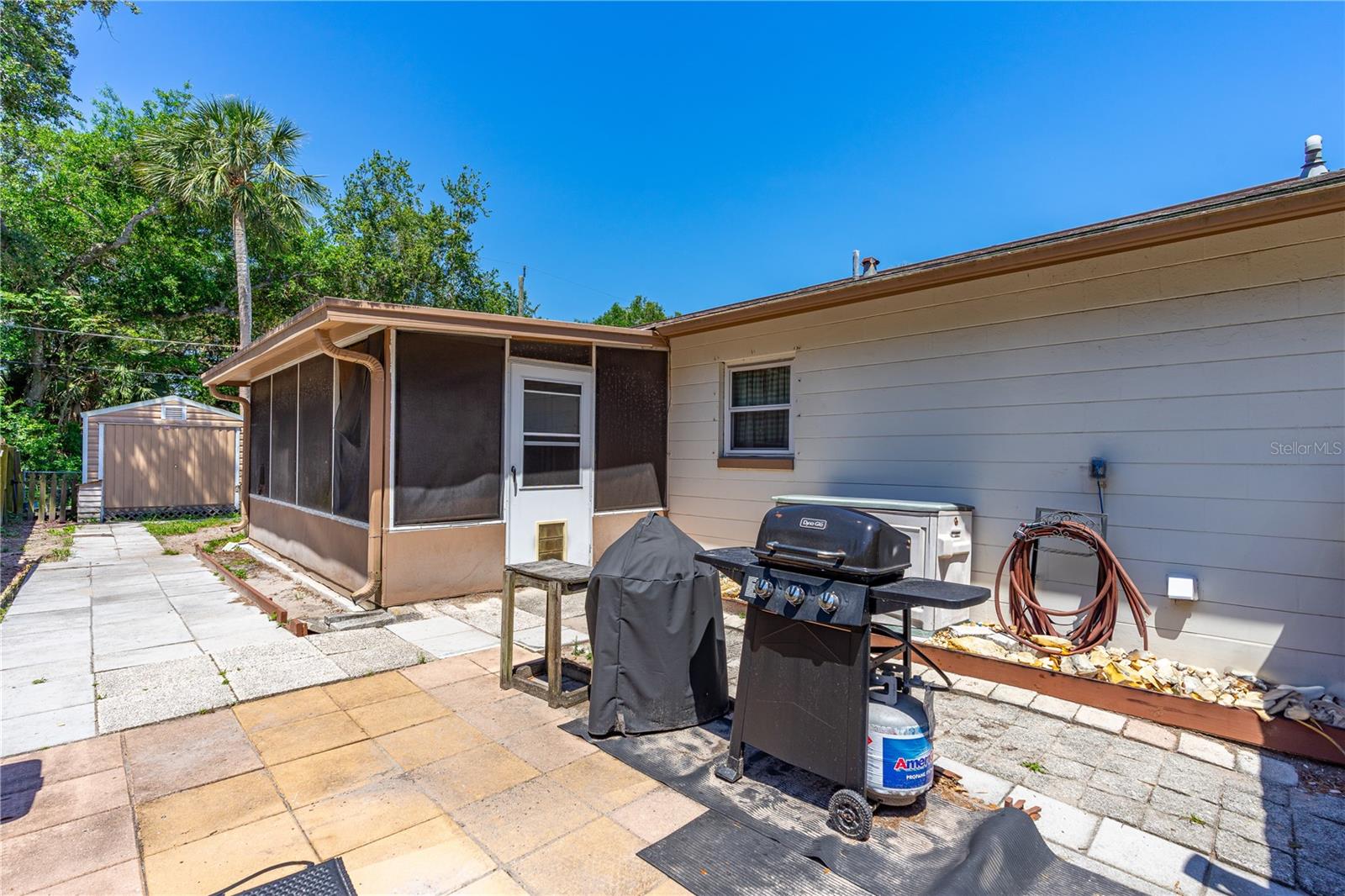 Image 23 of 31 For 428 Perdita Avenue