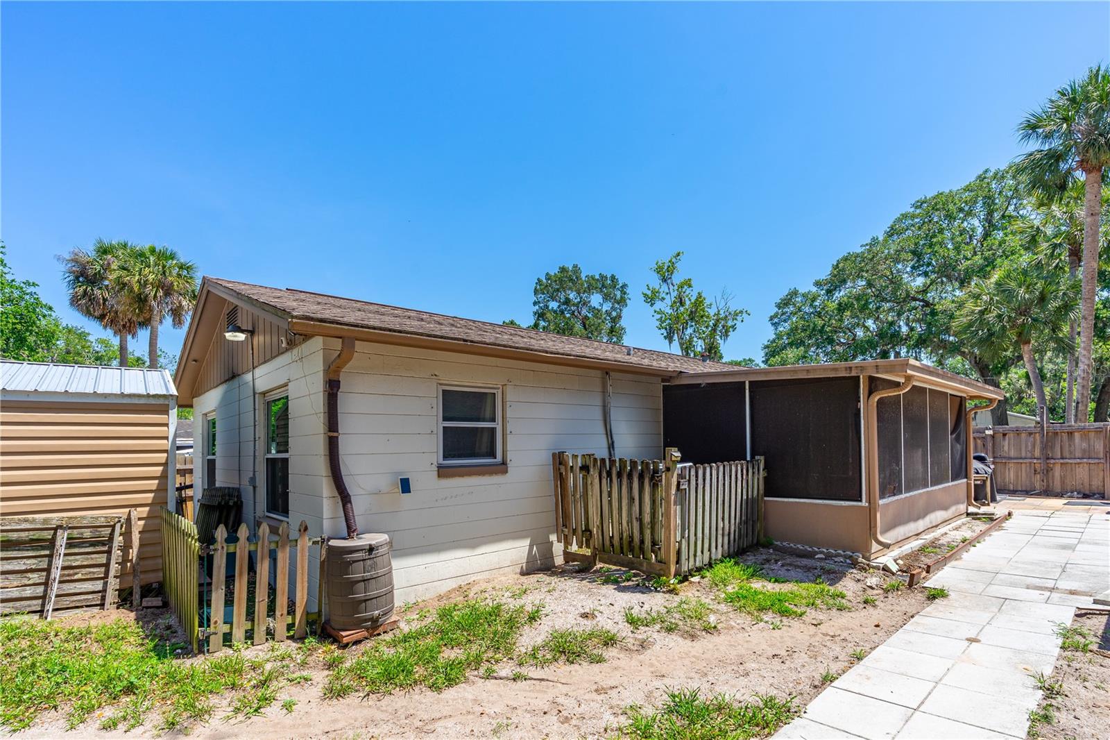 Image 24 of 31 For 428 Perdita Avenue