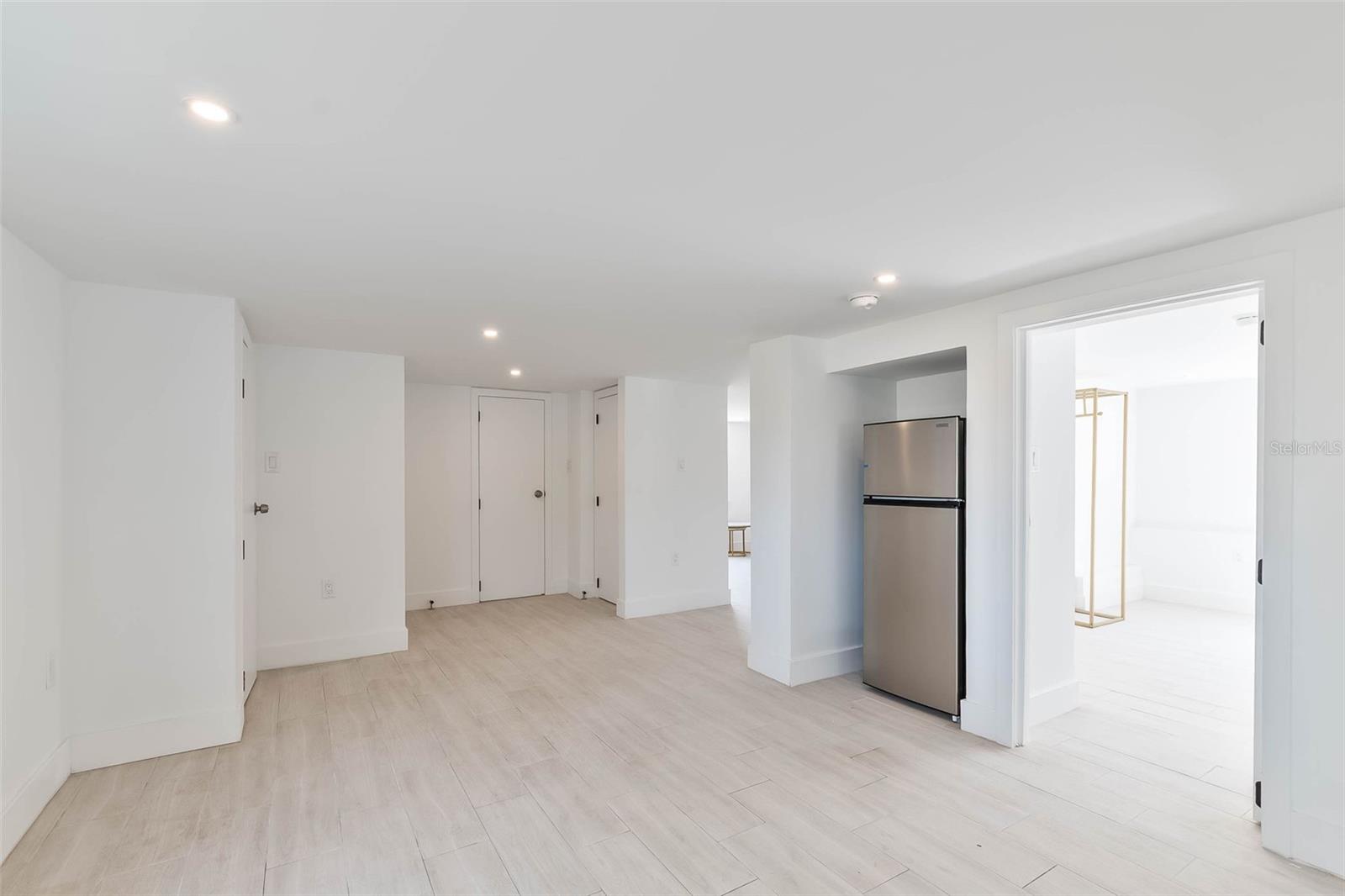 Image 17 of 34 For 833 12th Avenue