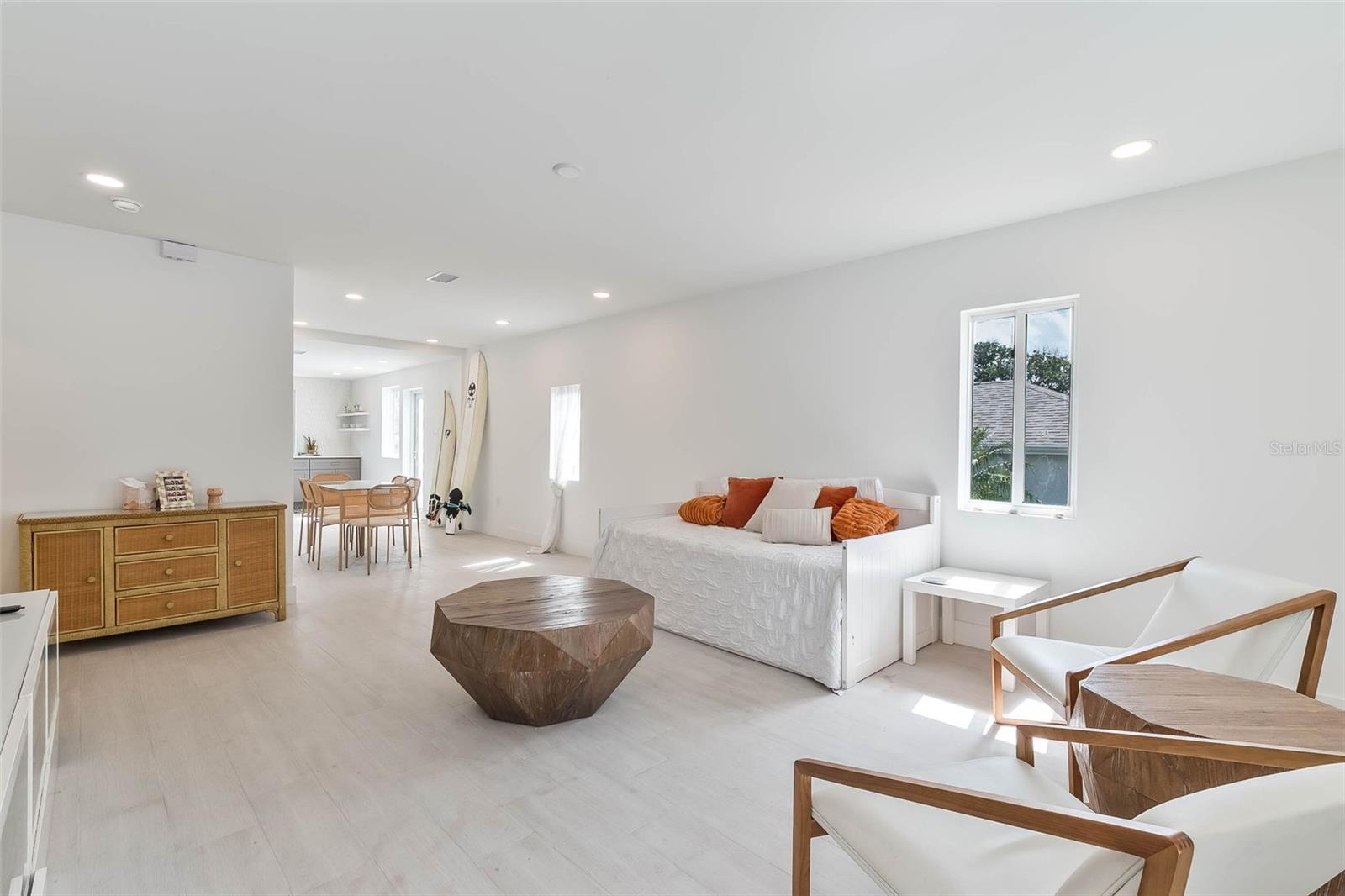 Image 3 of 34 For 833 12th Avenue