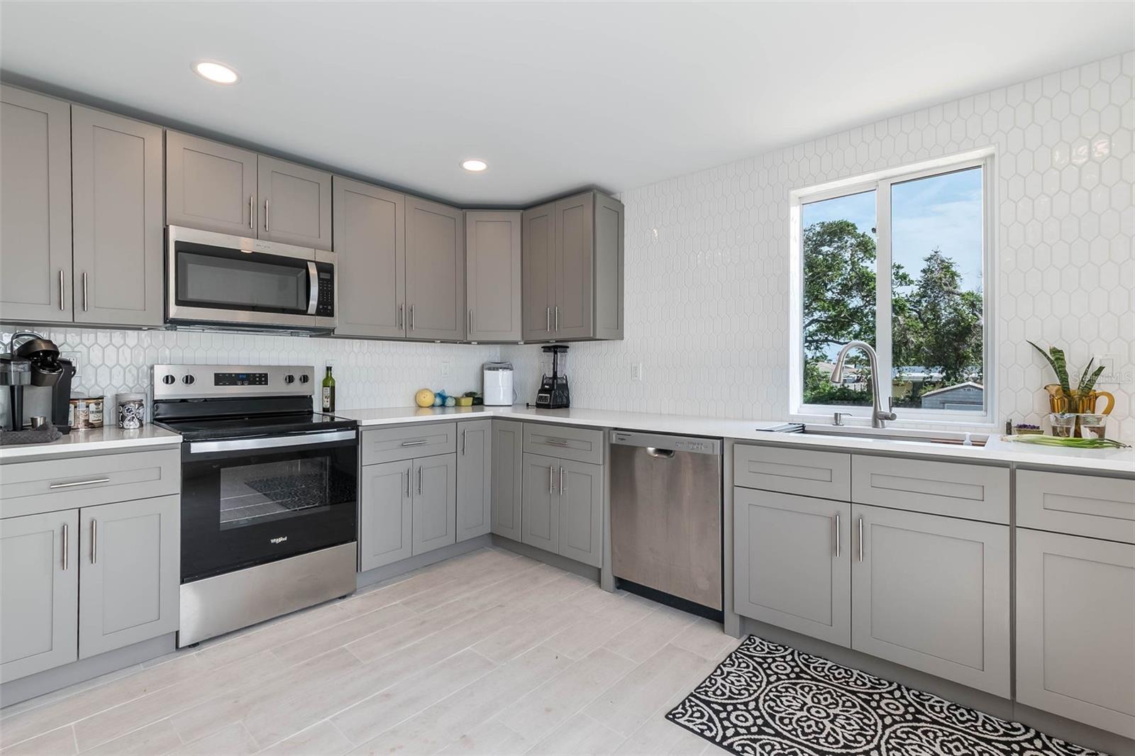 Image 8 of 34 For 833 12th Avenue