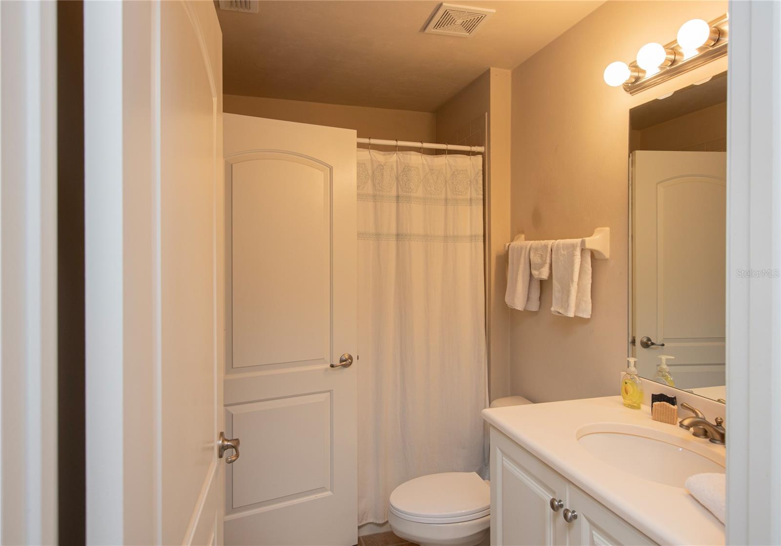 Image 11 of 21 For 424 Luna Bella Lane 316