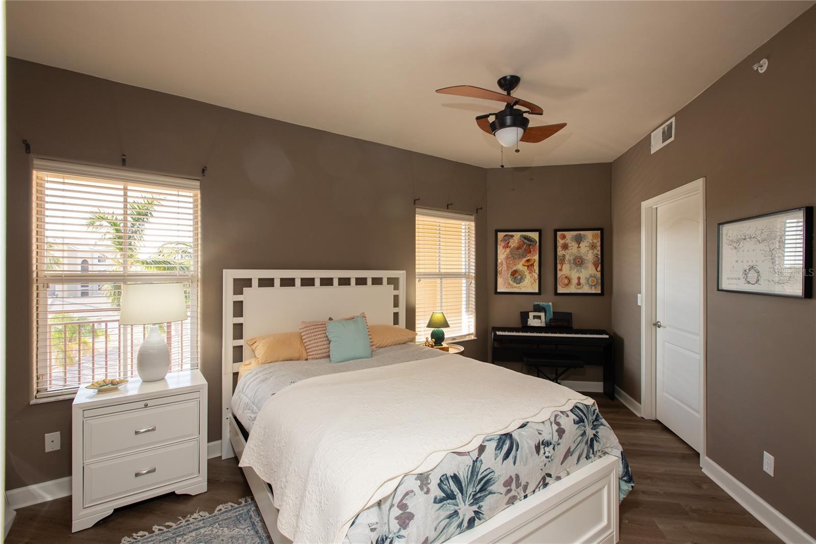 Image 9 of 21 For 424 Luna Bella Lane 316